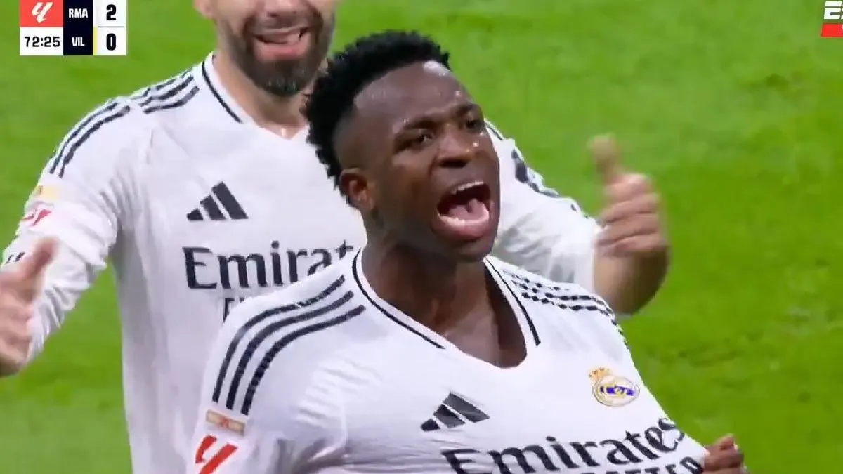 Vinicius Je celebrando su gol ante el Villarreal 