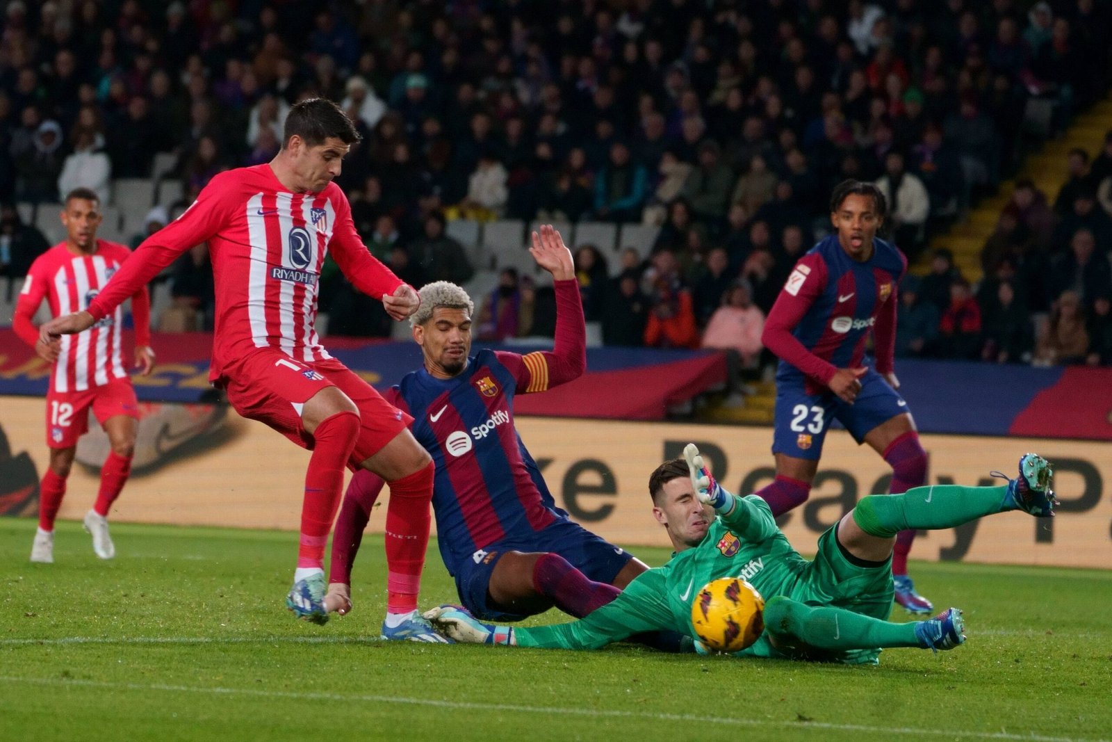 Imagen destacada del partido que se disputara en Miami entre el Atletico de Madrid y el FC Barcelona