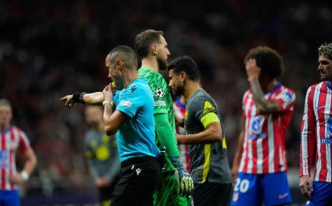 Penalti en contra del Atletico de Madrid que se hizo realidad tran una larga revision del VAR