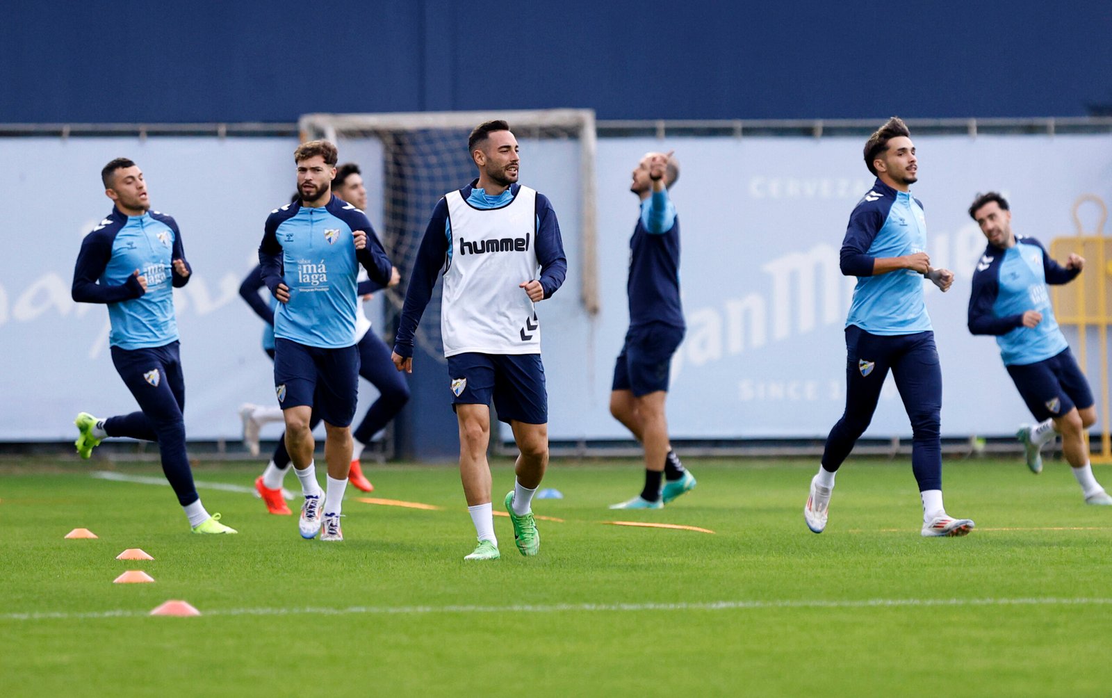 Primer entrenamiento del Málaga CF en su ‘gira’ por Valencia