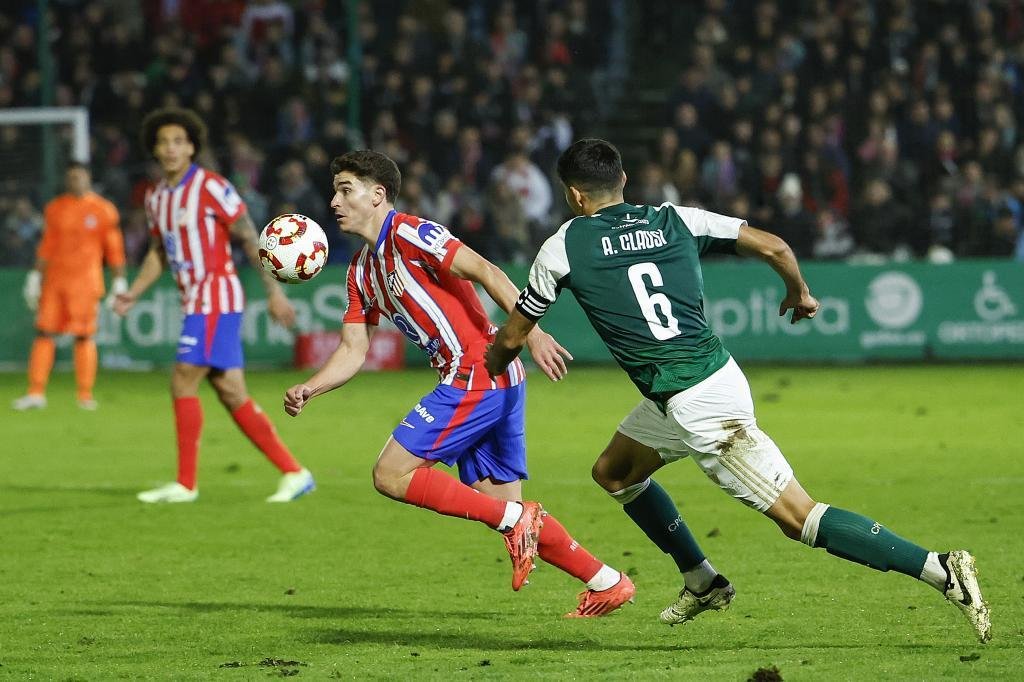 Julián Álvarez en el partido ante el Cacereño