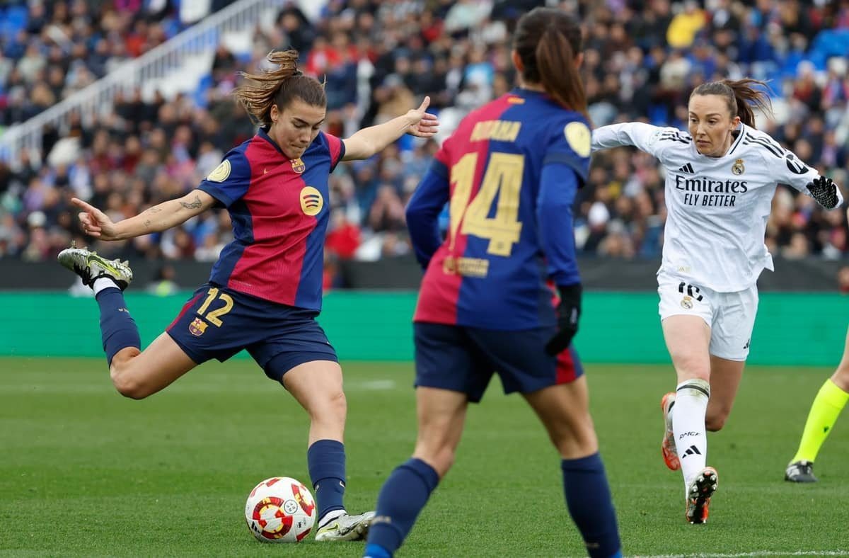 Patri Guijarro, segundos antes de marcar un golazo.