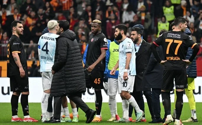 https://www.sporx.com/adana-demirspor-dan-galatasaray-maci-icin-aciklama-SXHBQ1104609SXQ