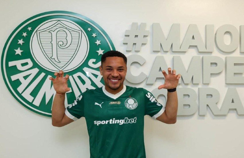 Vitor Roque vuelve a Brasil