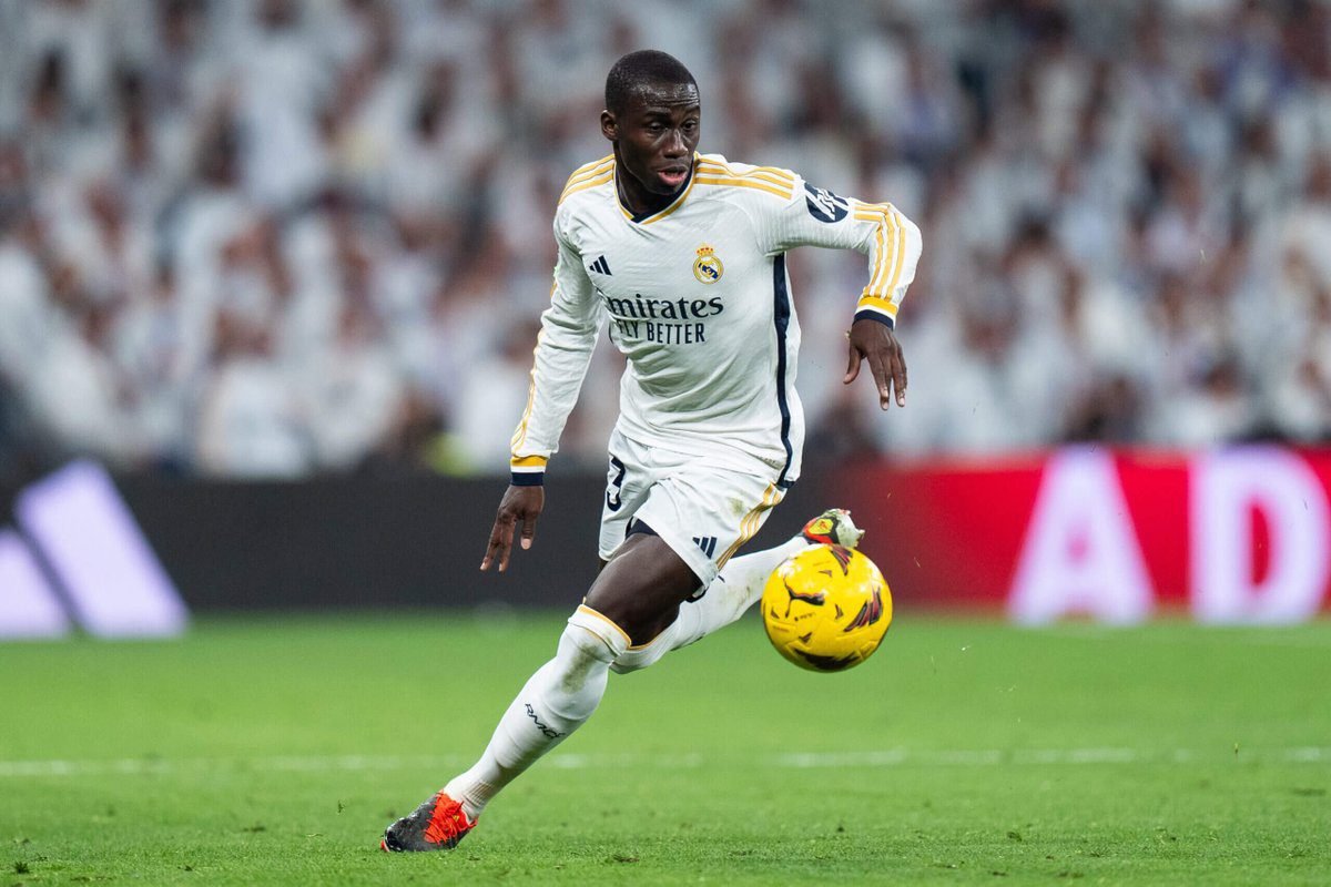 Ferland Mendy jugando con el Real Madrid