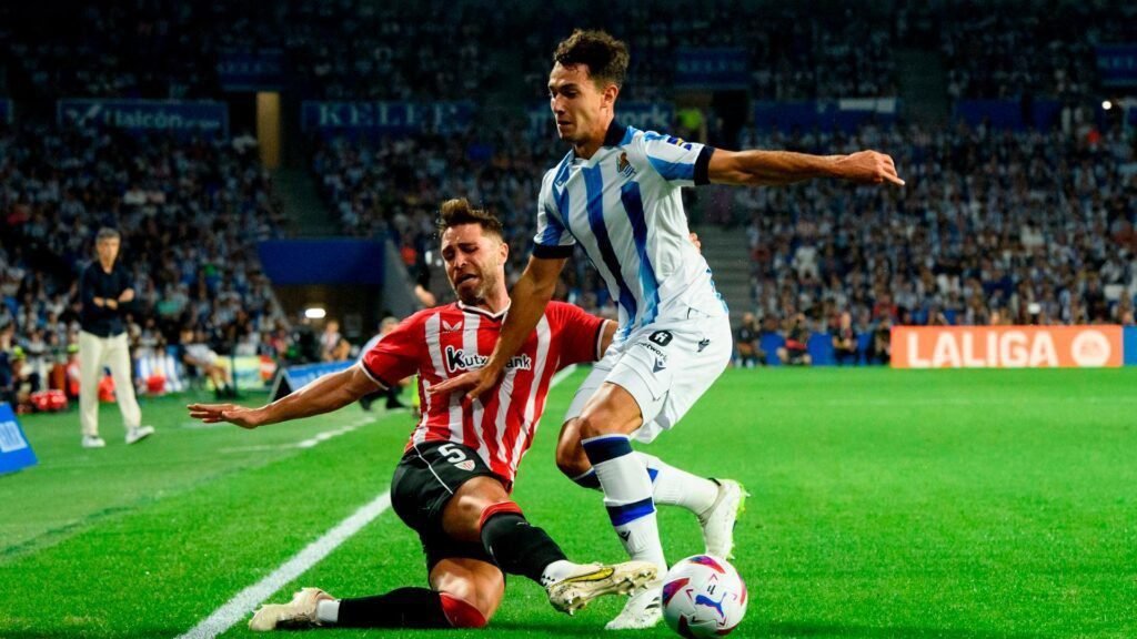 Yeray y Zubimendi disputando el derbi. Fuente: Athletic-club.eus