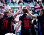 Jugadoras del FC Barcelona celebrando uno de los goles.