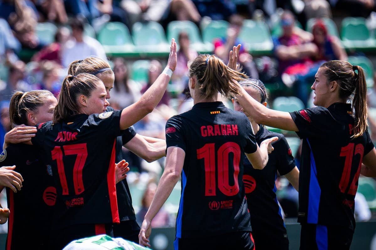 Jugadoras del FC Barcelona celebrando uno de los goles.