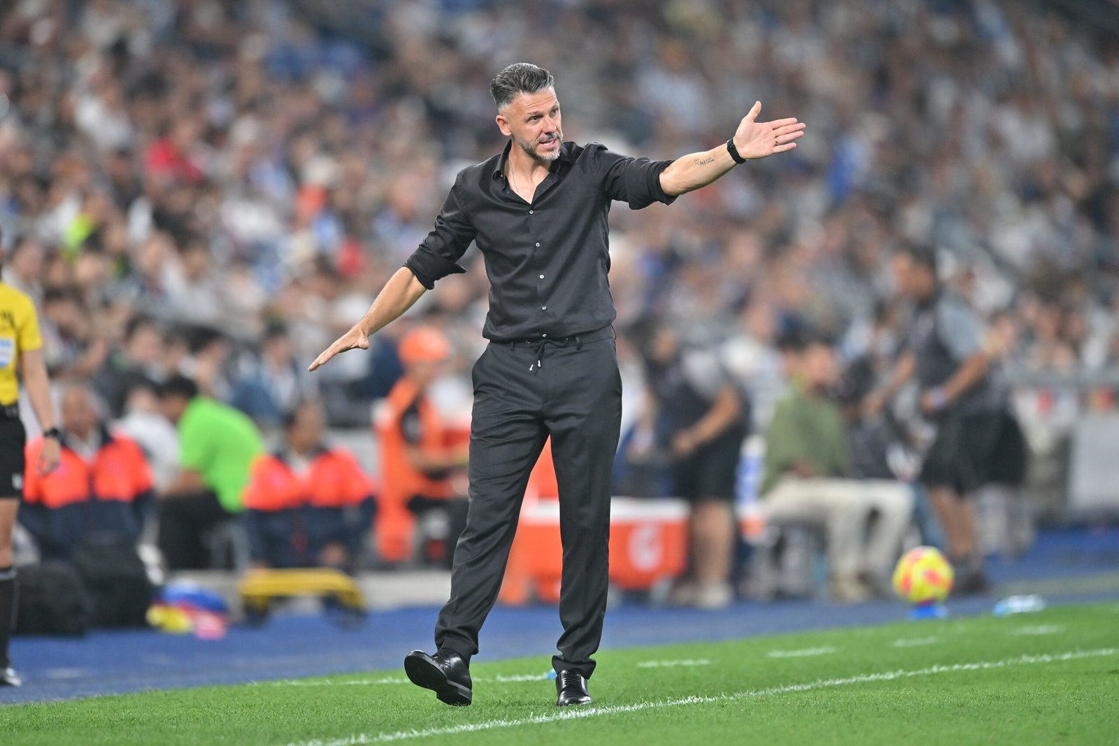 Demichelis destituido en Rayados