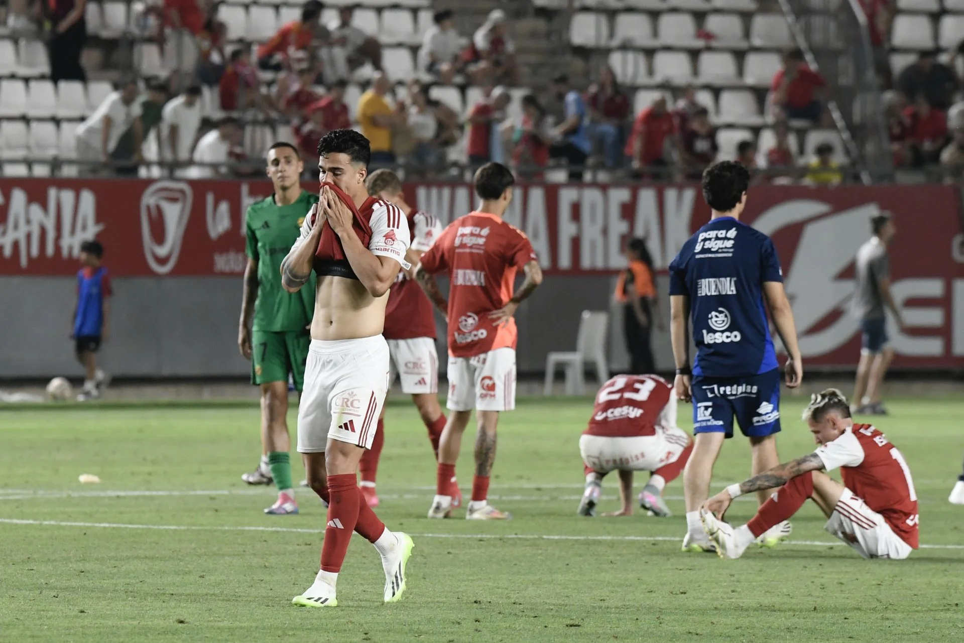 Real Murcia 0-1 Gimnàstic: Un golpe más para una afición inquebrantable