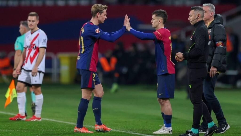 Marc Casadó y Frenkie de Jong