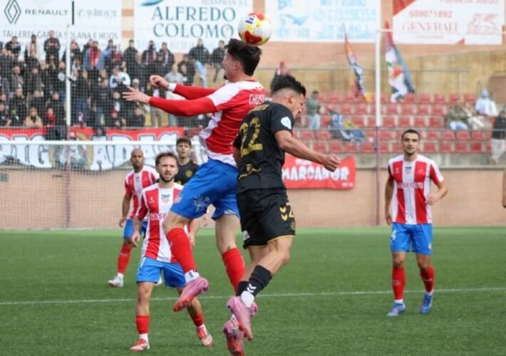 El Navalcarnero rema hasta la victoria ante el RSD Alcalá