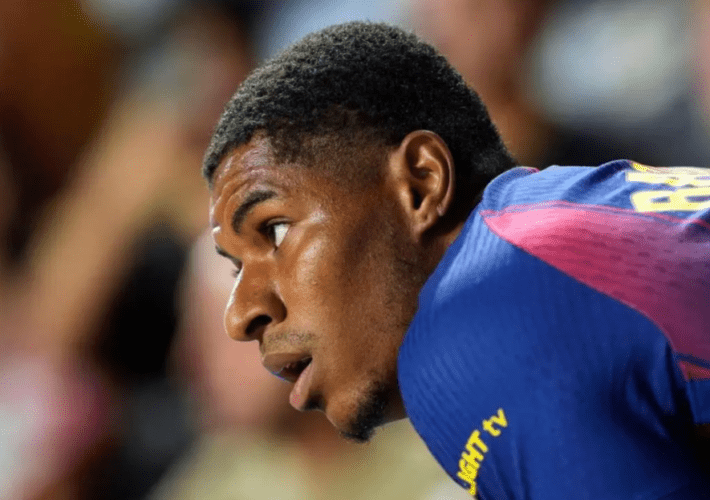 ¡Marcus Rashford cae lesionado!