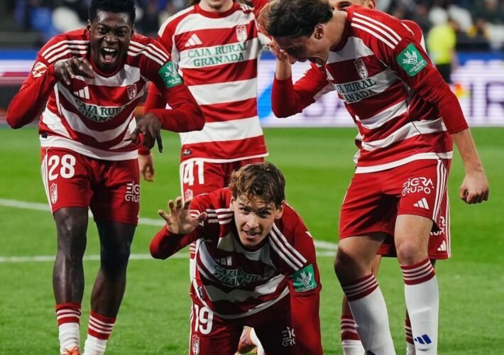 El Granada de Pacheta se impone con coraje en Riazor 