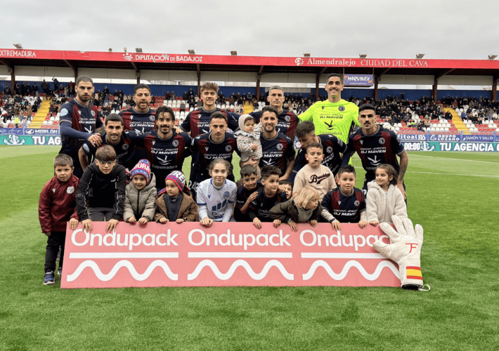 Crónica Extremadura 1-0 Águilas: Licencia para soñar en Almendralejo