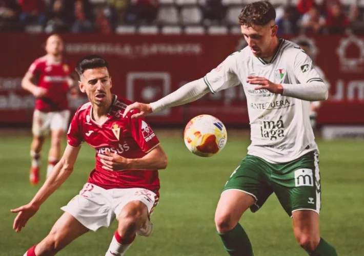 Real Murcia 2-3 Antequera: golpe durísimo en casa y el descenso acecha