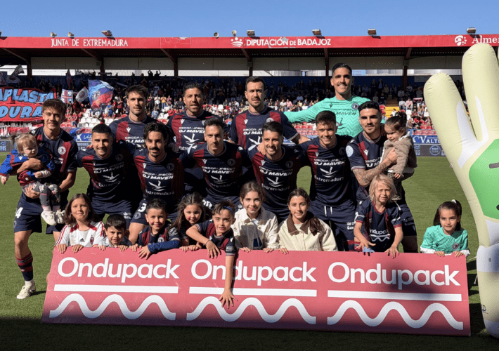 Crónica Extremadura 2-1 Recreativo de Huelva: El final feliz en Almendralejo