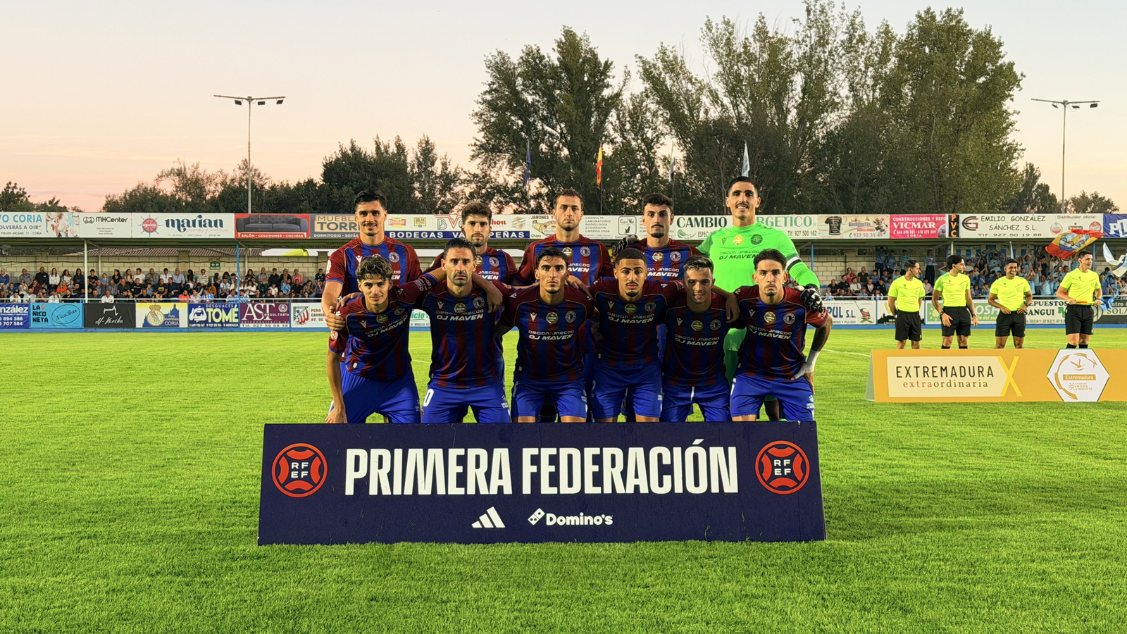 Crónica CD Coria 2-4 CD Extremadura: El juego aéreo decide en La Isla